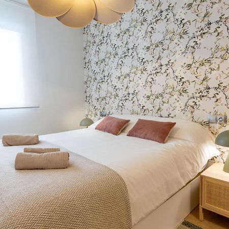 Teatro Suites Malaga City Flat Buitenkant foto