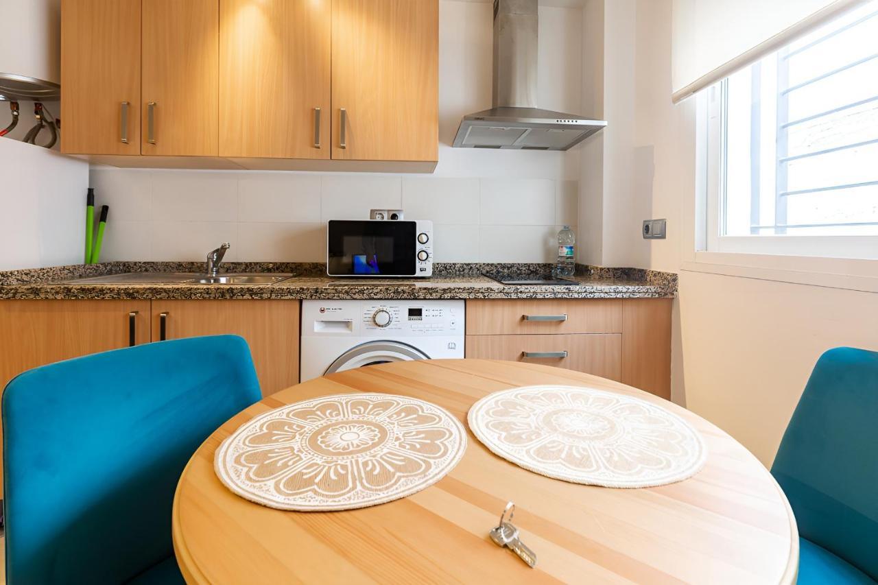 Teatro Suites Malaga City Flat Buitenkant foto
