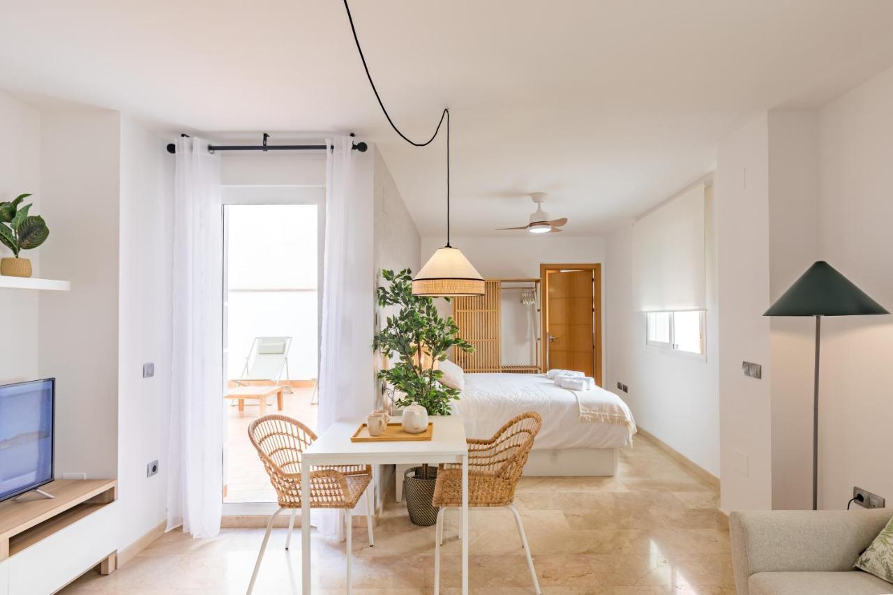Teatro Suites Malaga City Flat Buitenkant foto