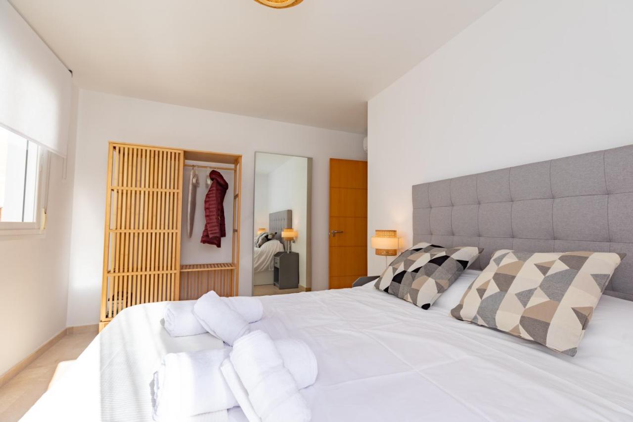Teatro Suites Malaga City Flat Buitenkant foto