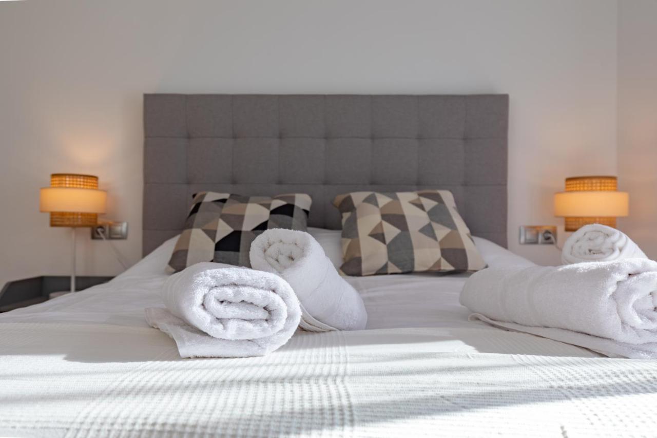 Teatro Suites Malaga City Flat Buitenkant foto