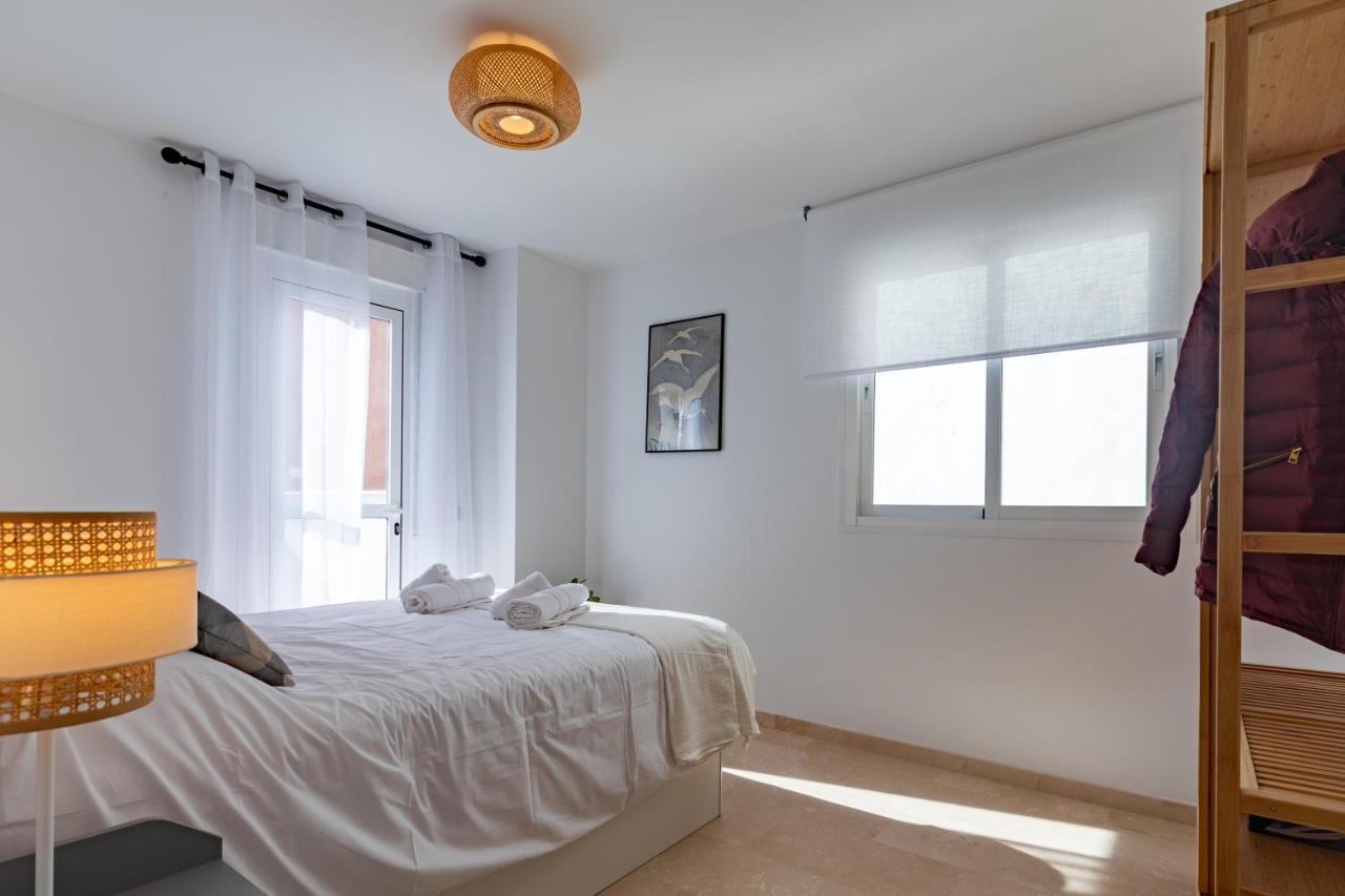 Teatro Suites Malaga City Flat Buitenkant foto