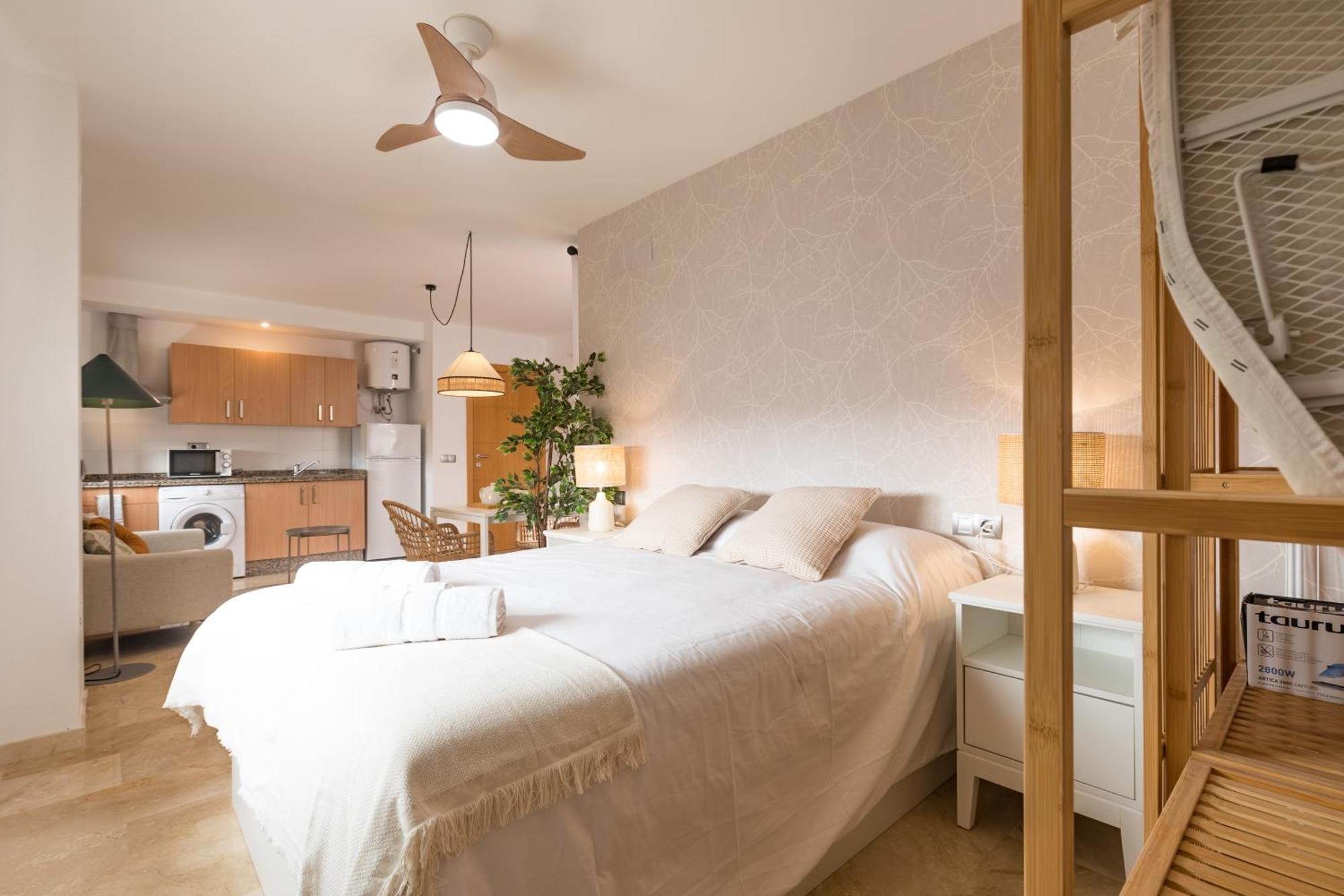 Teatro Suites Malaga City Flat Buitenkant foto