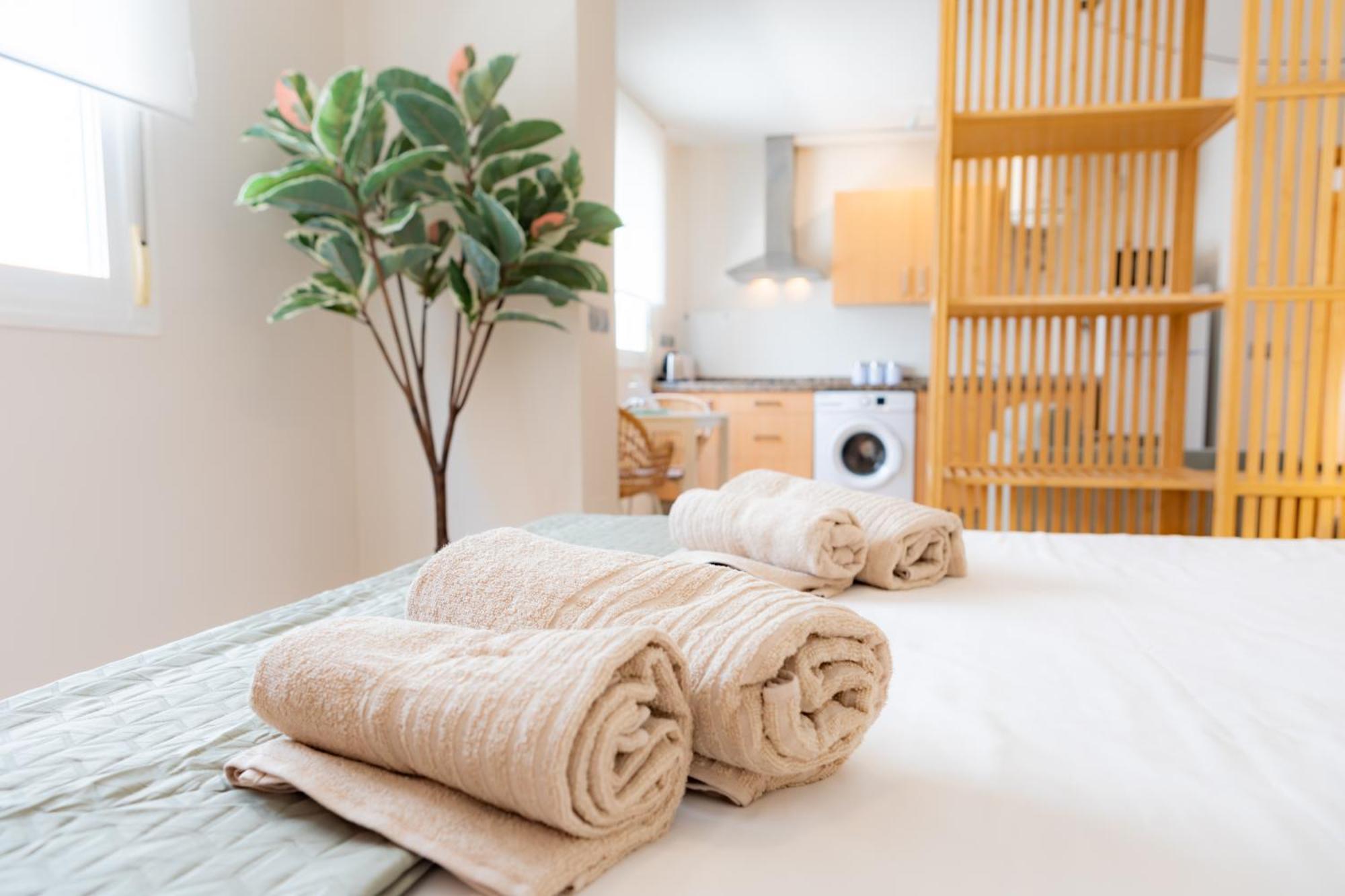 Teatro Suites Malaga City Flat Buitenkant foto
