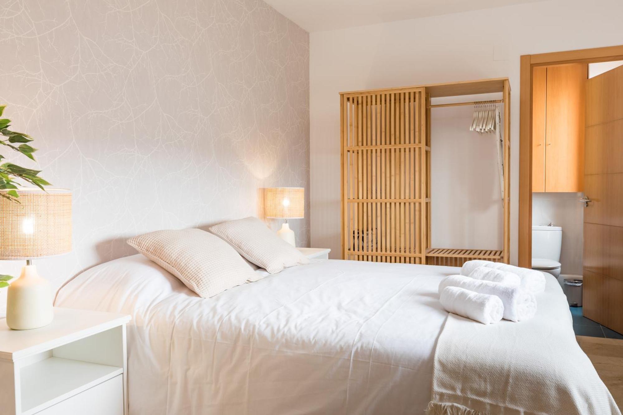 Teatro Suites Malaga City Flat Buitenkant foto