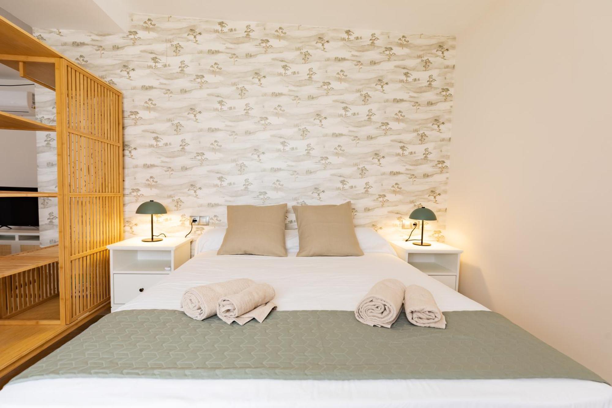 Teatro Suites Malaga City Flat Buitenkant foto