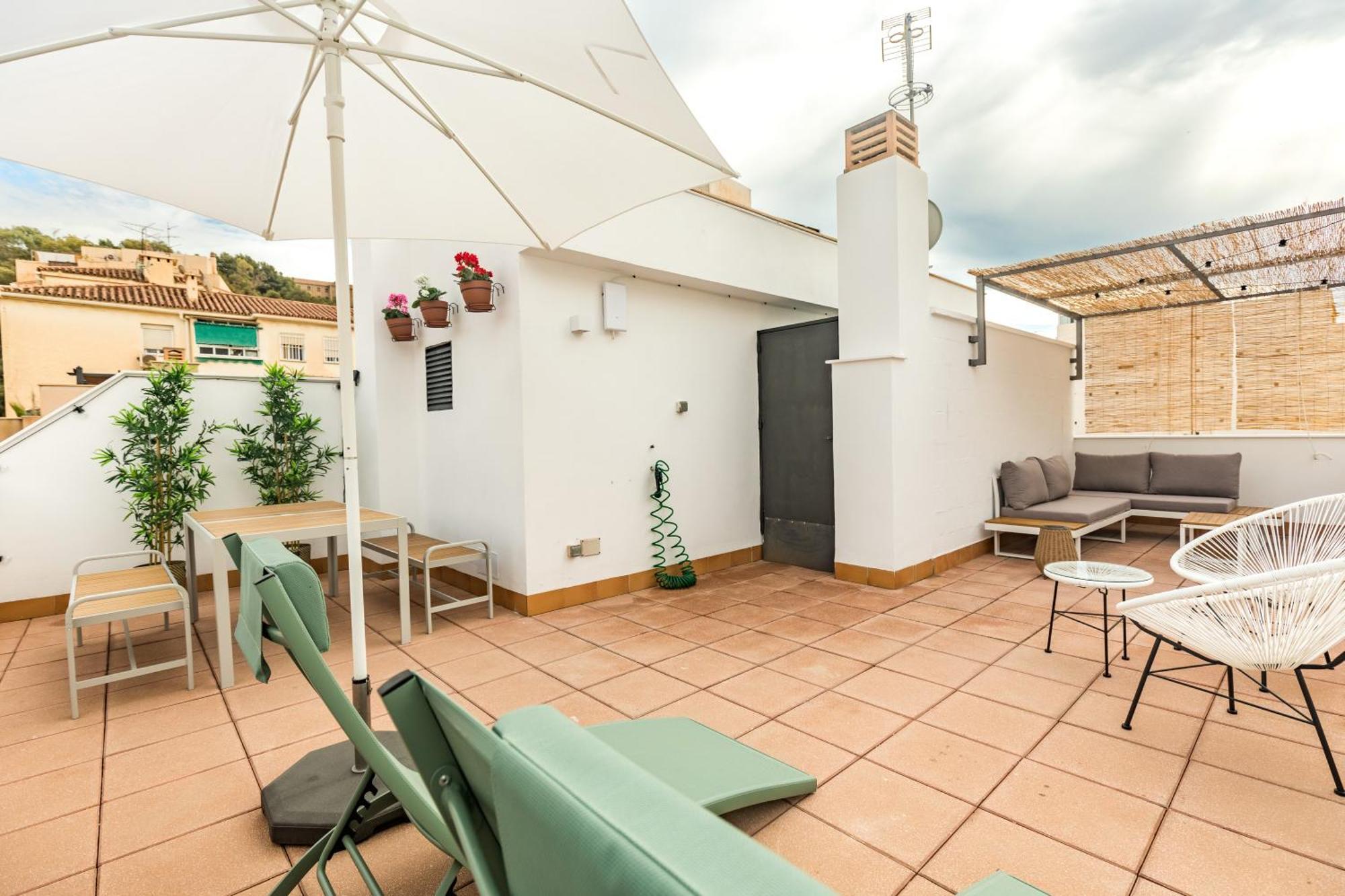 Teatro Suites Malaga City Flat Buitenkant foto