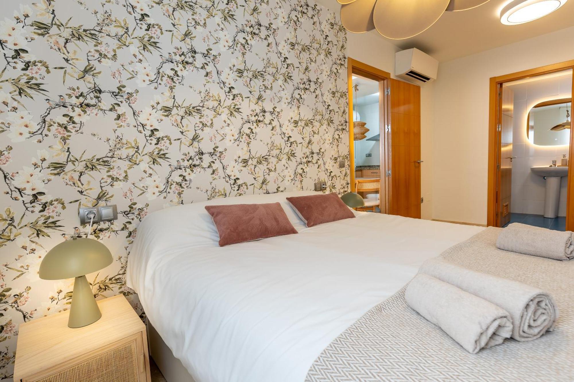 Teatro Suites Malaga City Flat Buitenkant foto