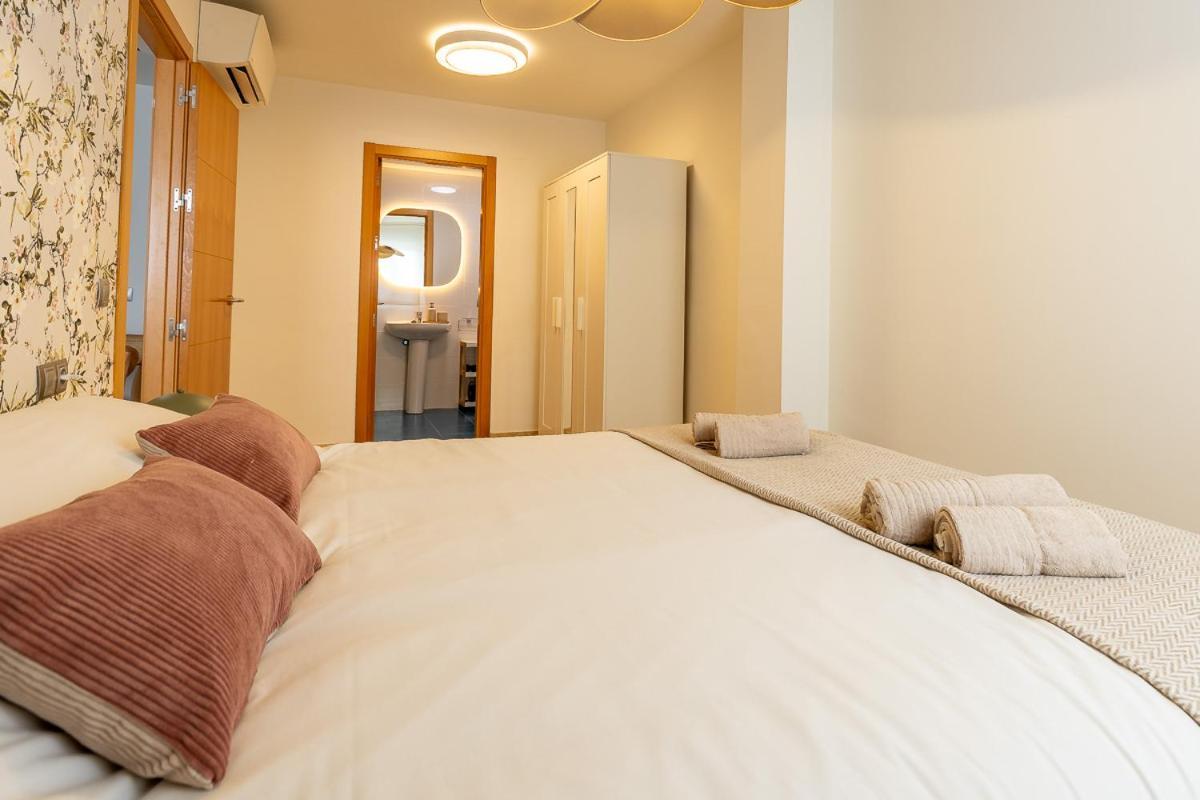 Teatro Suites Malaga City Flat Buitenkant foto